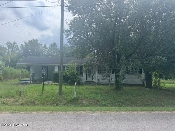 6606 Burress Street , Stantonsburg, NC 27883
