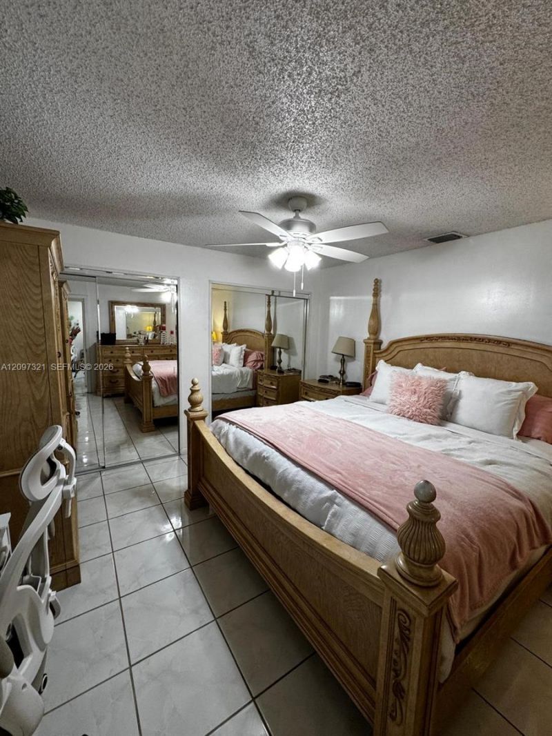 5836 NW 199th St, Hialeah, FL 33015 Photo