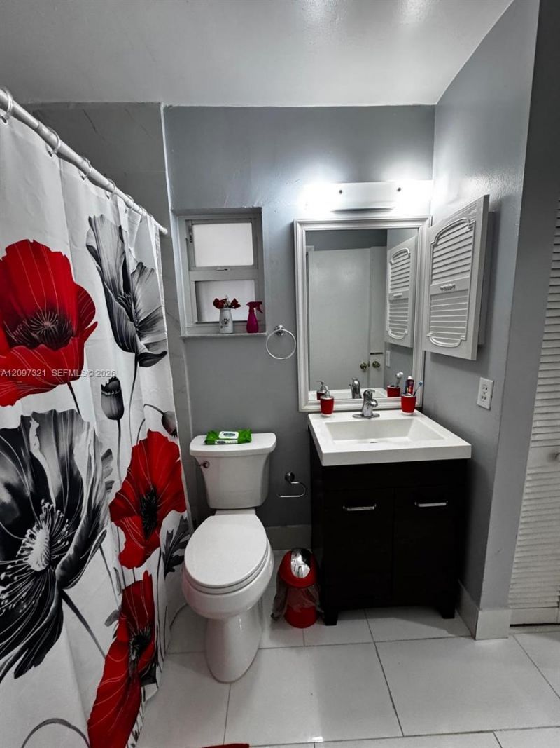 5836 NW 199th St, Hialeah, FL 33015 Photo