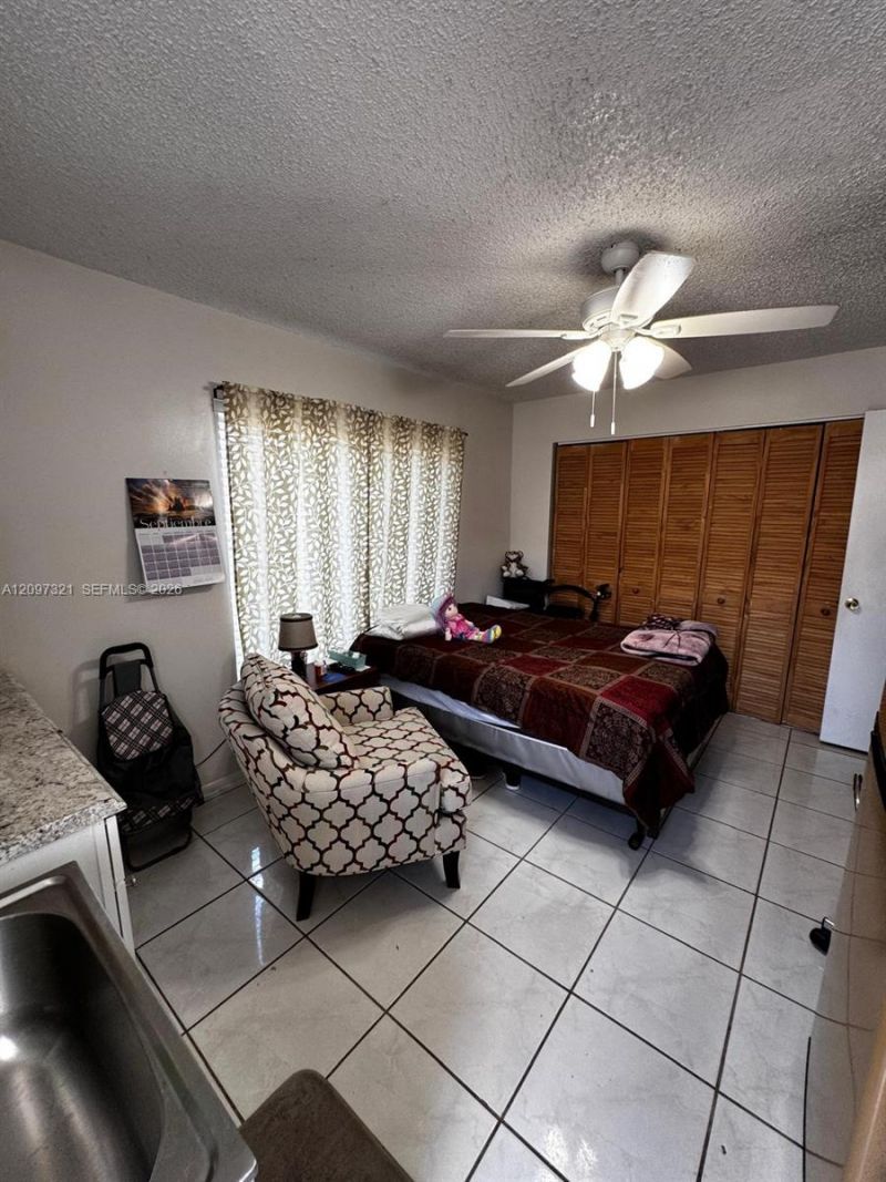 5836 NW 199th St, Hialeah, FL 33015 Photo