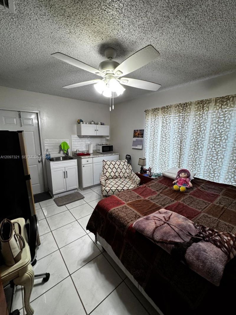 5836 NW 199th St, Hialeah, FL 33015 Photo