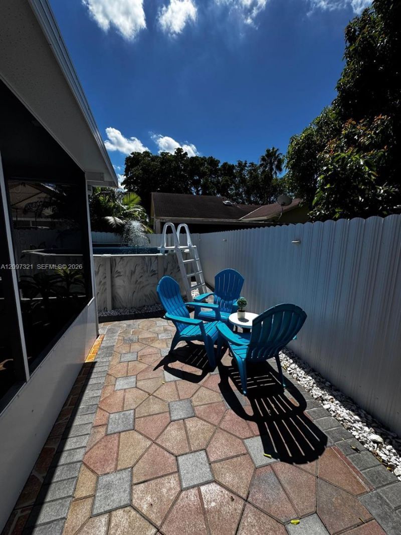 5836 NW 199th St, Hialeah, FL 33015 Photo
