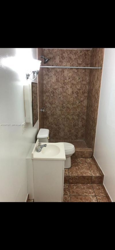 5836 NW 199th St, Hialeah, FL 33015 Photo