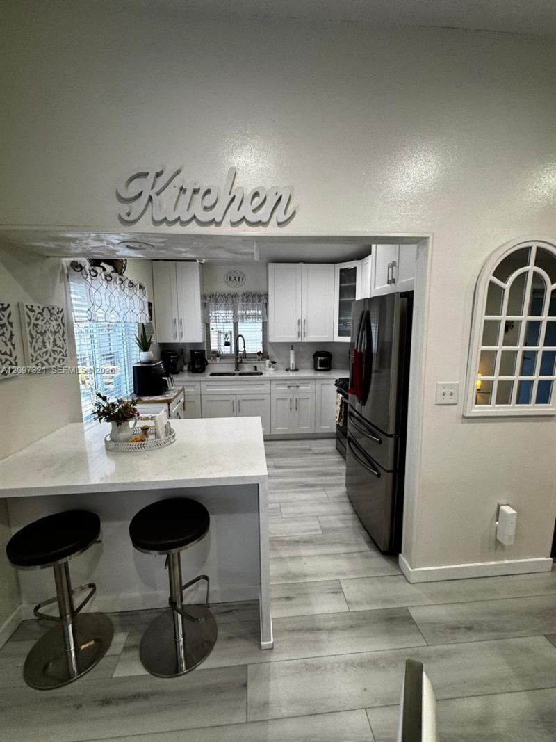 5836 NW 199th St, Hialeah, FL 33015 Photo