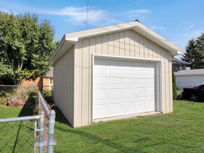 410 E 6th Street, Port Clinton, OH 43452 Photo 17