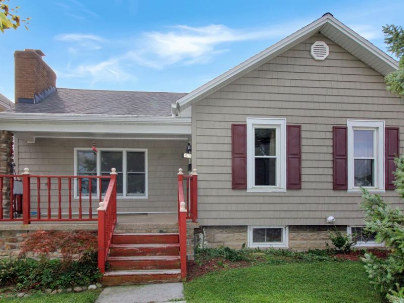 410 E 6th Street, Port Clinton, OH 43452 Photo 3