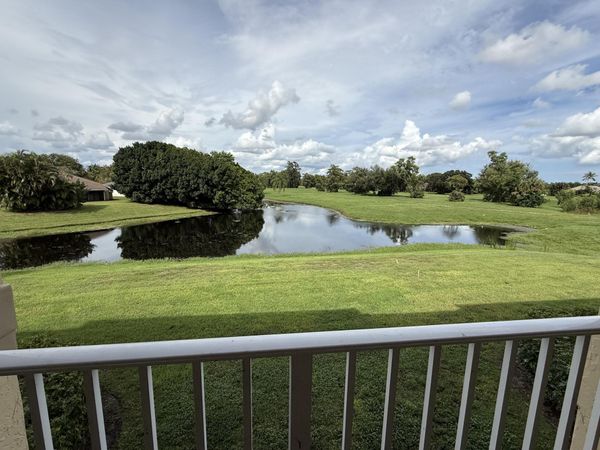 2040 Greenview Shores Boulevard, Unit 211, Wellington, FL 33414