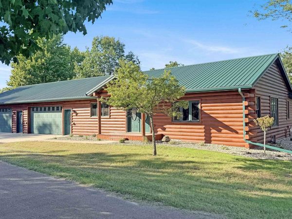 948 Hwy 65, Hampton, IA 50441