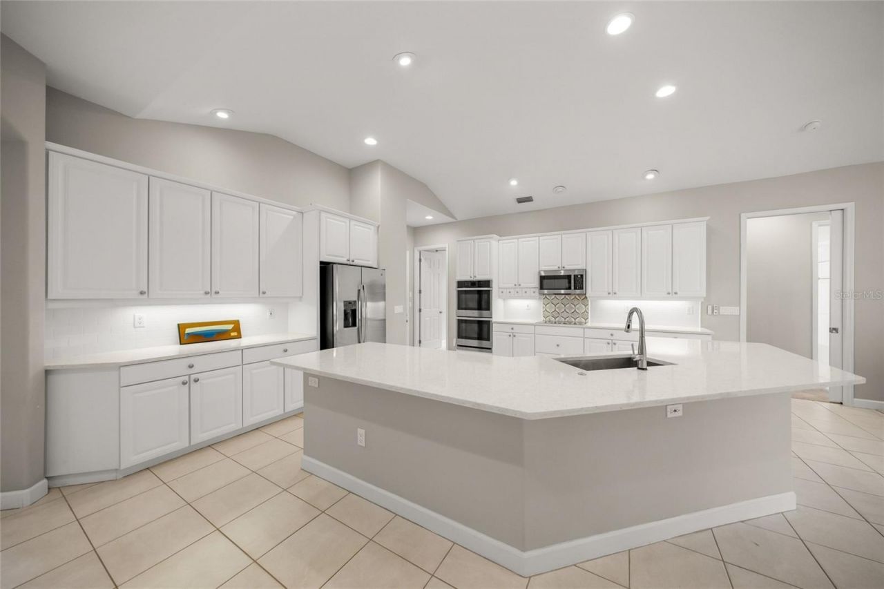 9075 Misty Creek Drive, Sarasota, FL 34241 Photo