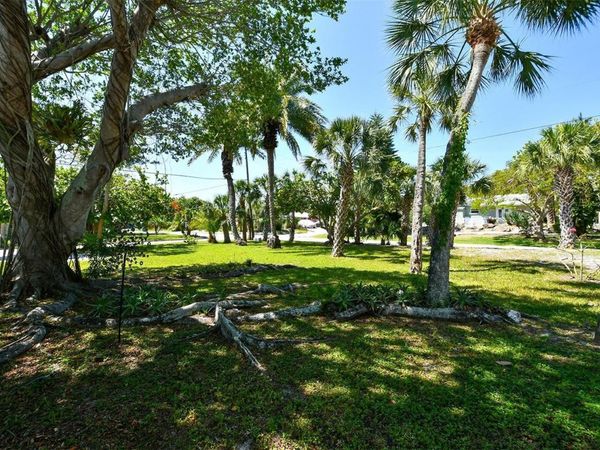 641 FOX STREET , LONGBOAT KEY, FL 34228