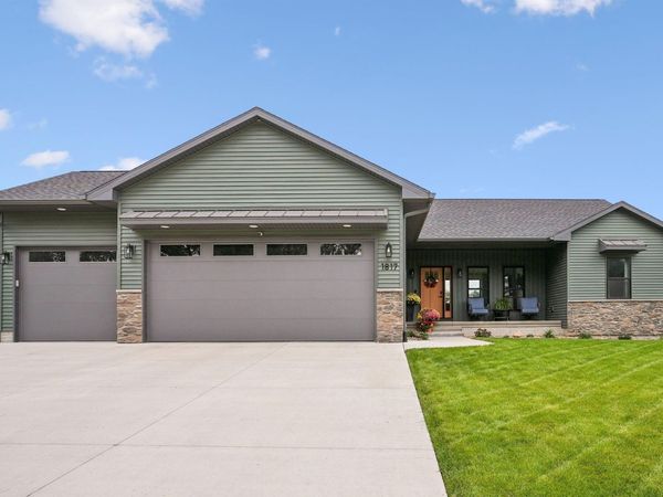 1817 Ashworth Drive, Cedar Falls, IA 50613
