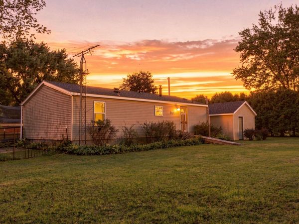69430 56th Avenue, Hartford, MI 49057