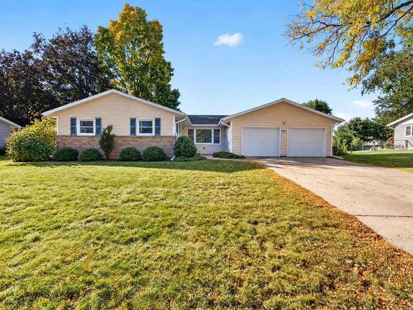 7017 Prairie Drive, Middleton, WI 53562