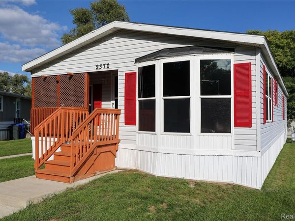 2370 N Dundee Ct, Highland Township, Mi 48034