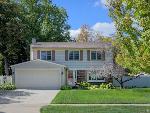3627 Bristol Drive, Troy, Mi 48083