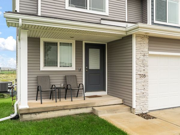 335 NW Horan Court , Waukee, IA 50263