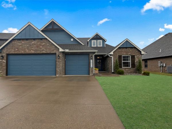 3014 N Briarwood Avenue, Catoosa, OK 74015