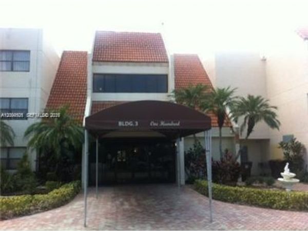 100 Lakeview Dr , Unit 106, Weston, FL 33326