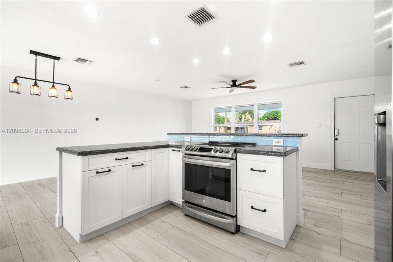 7960 Shalimar St , Unit 7960, Miramar, FL 33023 Photo