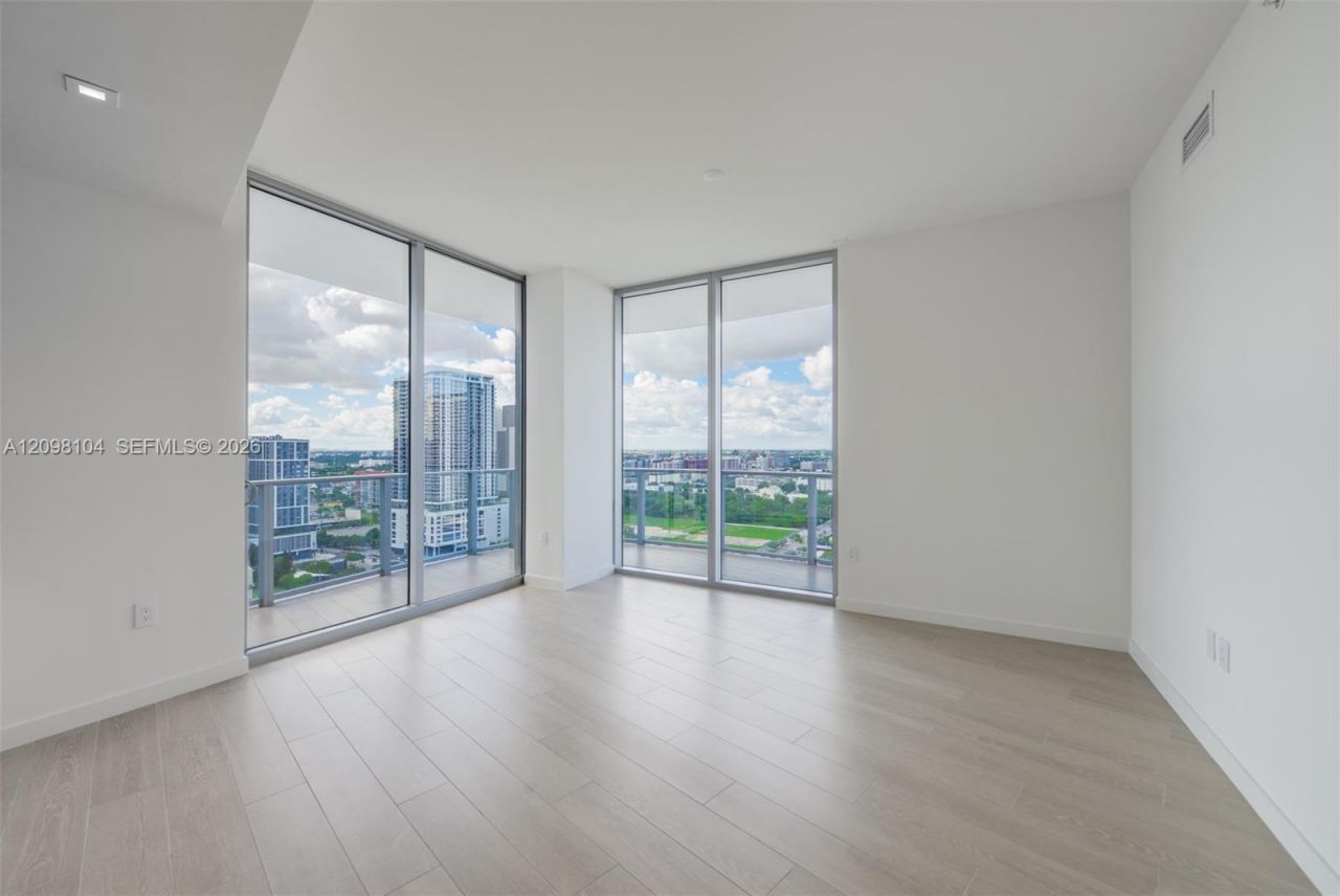 1400 Biscayne Blvd , Unit 2207, Miami, FL 33132 Photo