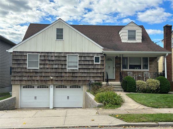 11 Gabriel Place, Unit 2, Glen Cove, NY 11542