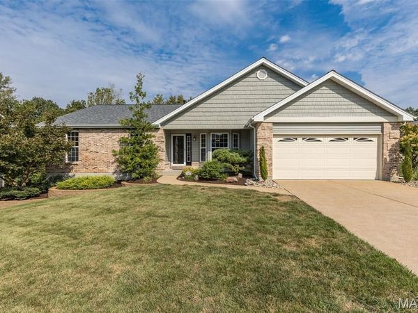 3001 Oakstowne Place, St Louis, MO 63129