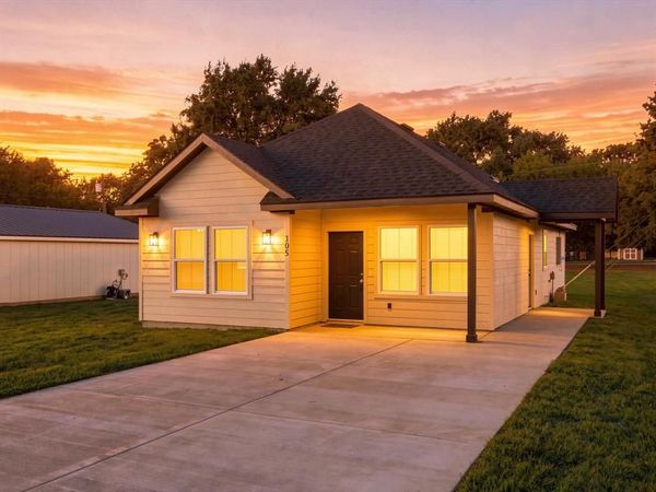 105 Oak Ridge Road, Mabank, TX 75156