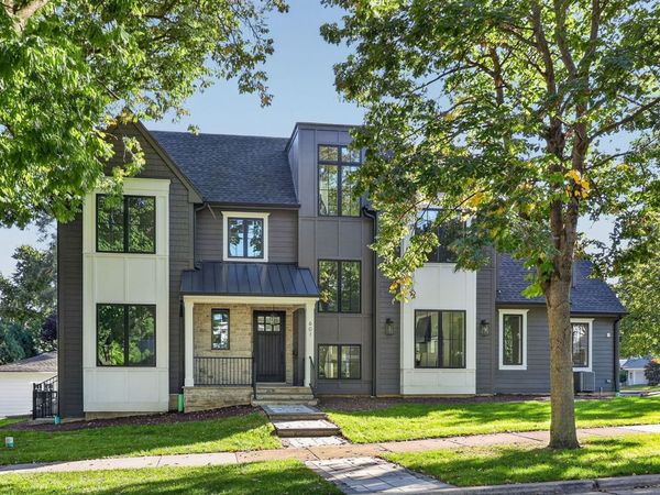 601 S Stough Street , Hinsdale, IL 60521
