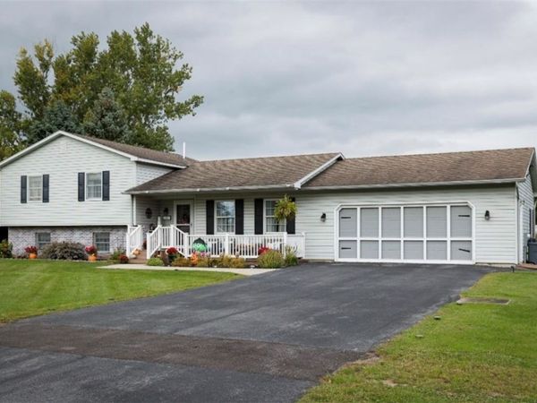 108 St Lawrence Avenue W, Brownville, NY 13615