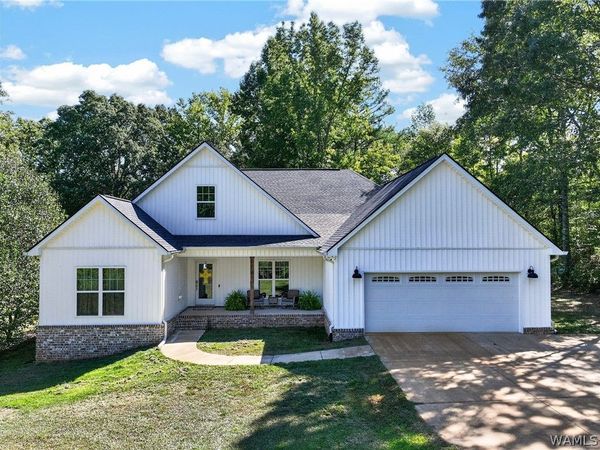 300 Indian Road, Moundville, AL 35474