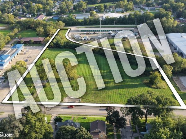 1300 S 2Nd Avenue E, Newton, IA 50208