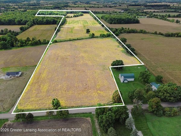 1136 S Nichols Road, Swartz Creek, MI 48473
