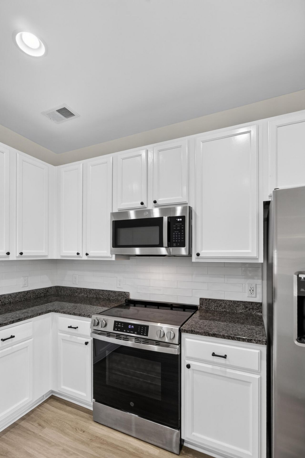 407 Hemingway Circle Photo 10