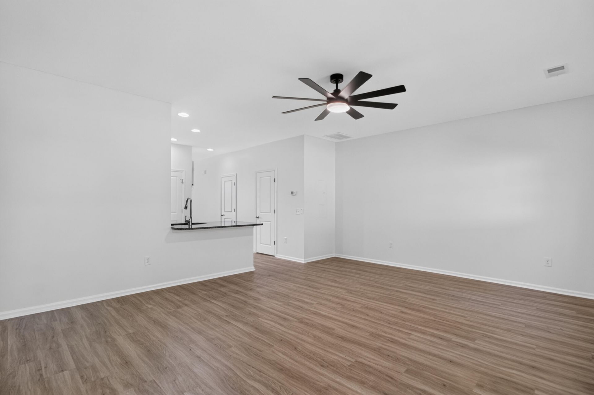 407 Hemingway Circle Photo 12