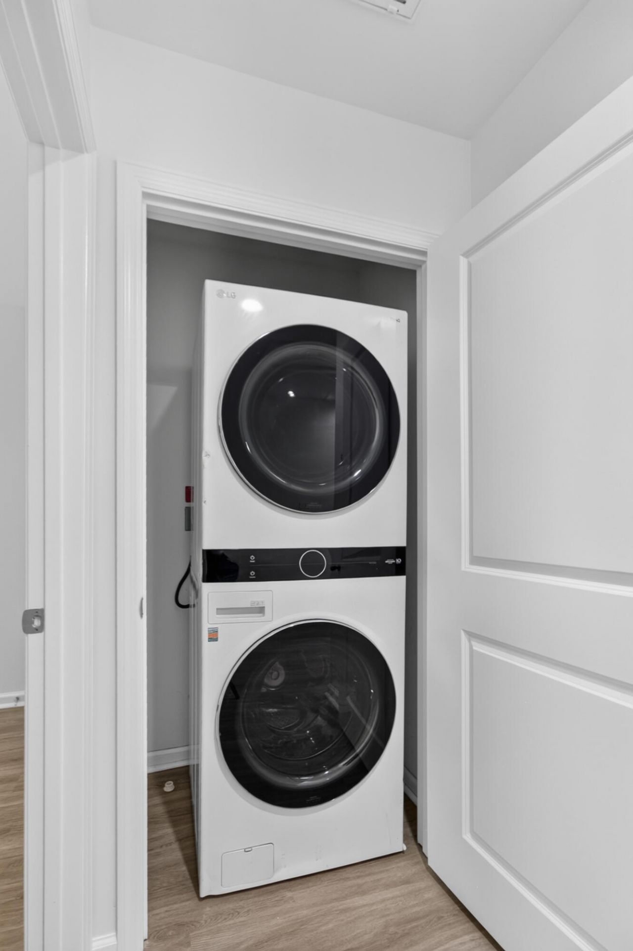 407 Hemingway Circle Photo 14