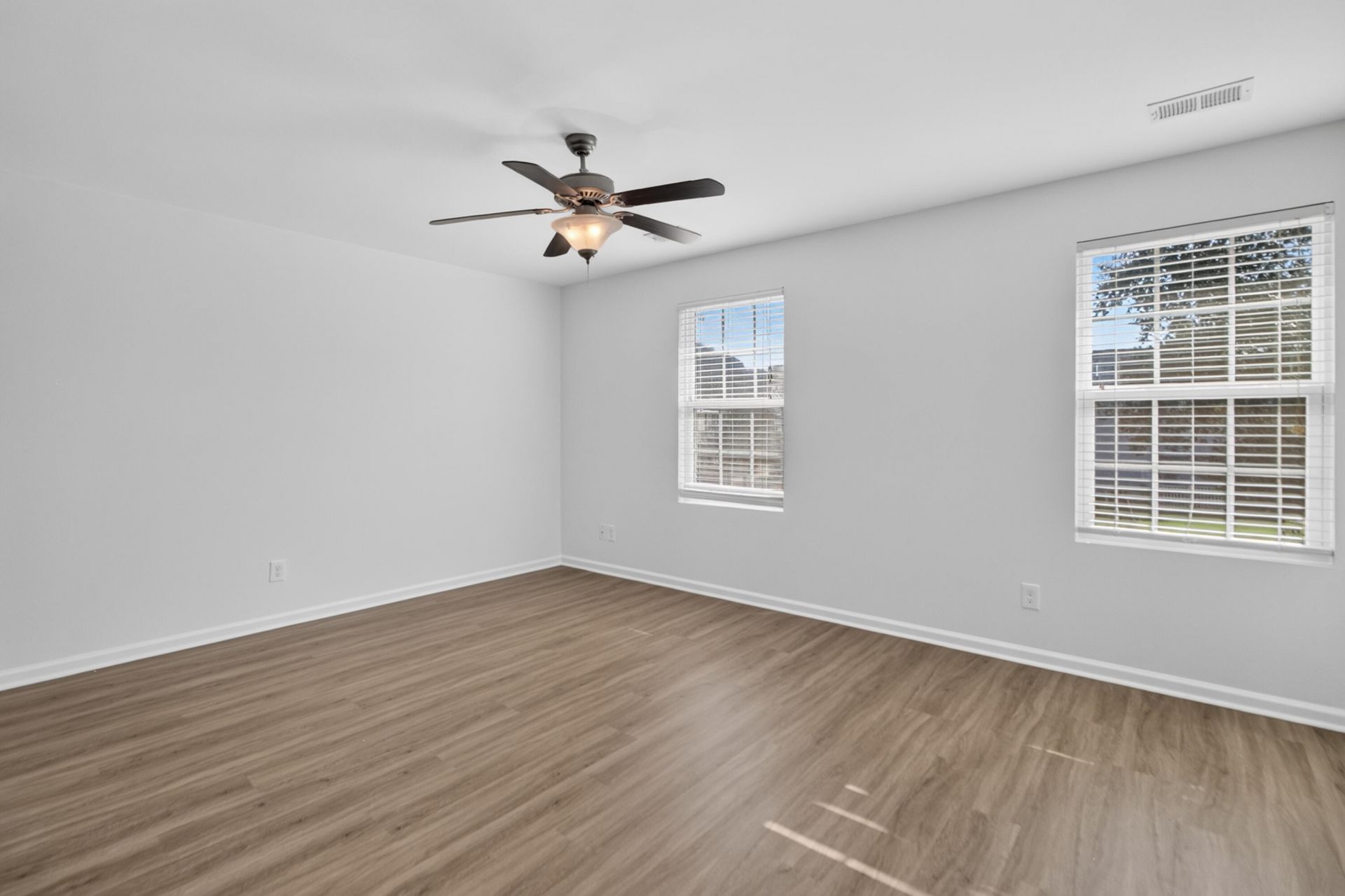 407 Hemingway Circle Photo 15