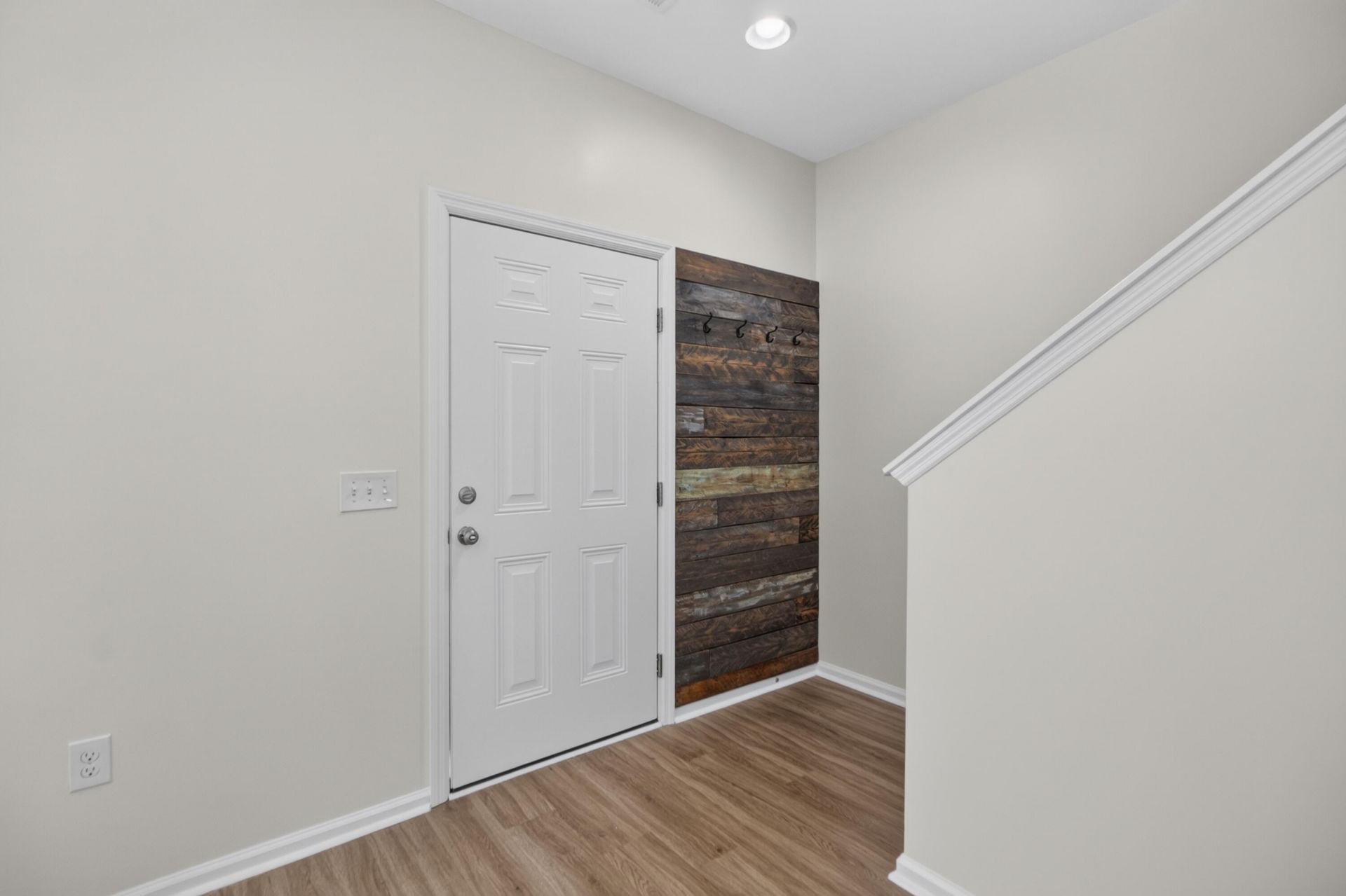 407 Hemingway Circle Photo 4