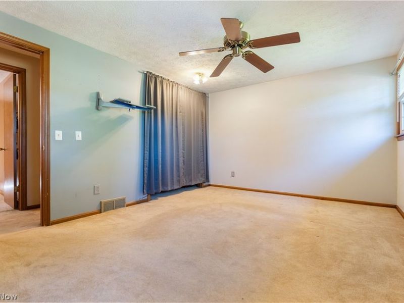 2561 Fallview Street NW, Uniontown, OH 44685 Photo 17
