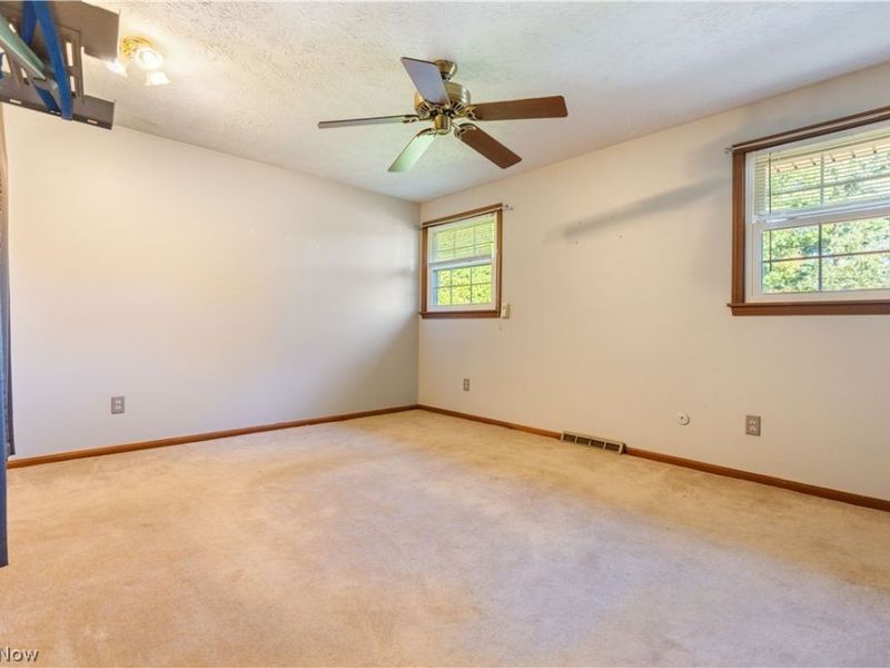 2561 Fallview Street NW, Uniontown, OH 44685 Photo 18