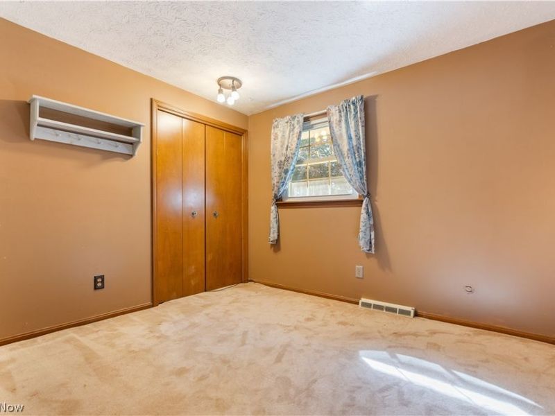 2561 Fallview Street NW, Uniontown, OH 44685 Photo 20