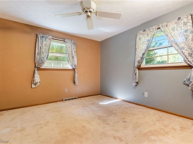 2561 Fallview Street NW, Uniontown, OH 44685 Photo 22