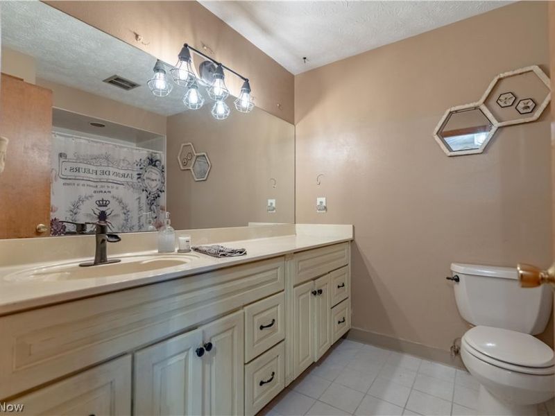 2561 Fallview Street NW, Uniontown, OH 44685 Photo 24