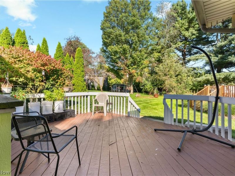 2561 Fallview Street NW, Uniontown, OH 44685 Photo 3