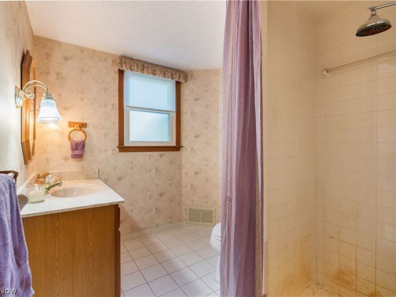 2561 Fallview Street NW, Uniontown, OH 44685 Photo 30