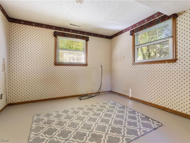 2561 Fallview Street NW, Uniontown, OH 44685 Photo 32