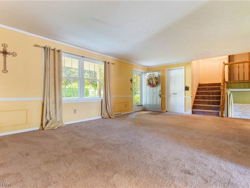 2561 Fallview Street NW, Uniontown, OH 44685 Photo 9