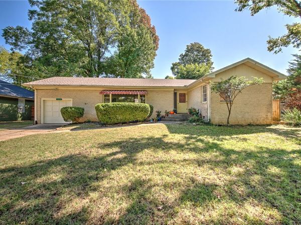 724 N Washington Avenue , Fayetteville, AR 72701