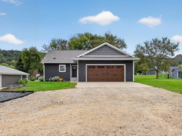 17 Richland Avenue, Saint Charles, MN 55972
