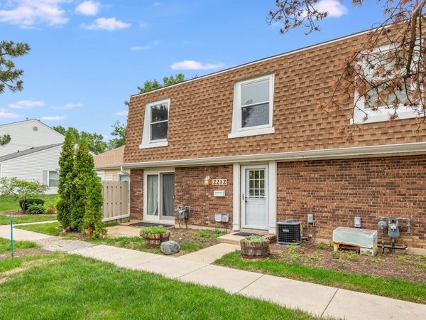 2212 Cardinal Court , Schaumburg, IL 60194