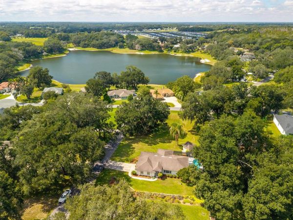 211 HANGING MOSS LANE , LADY LAKE, FL 32159